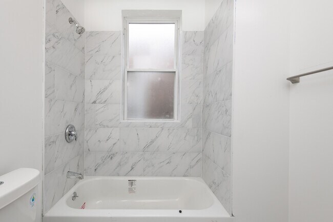 Foto del edificio - 5725 S Green St