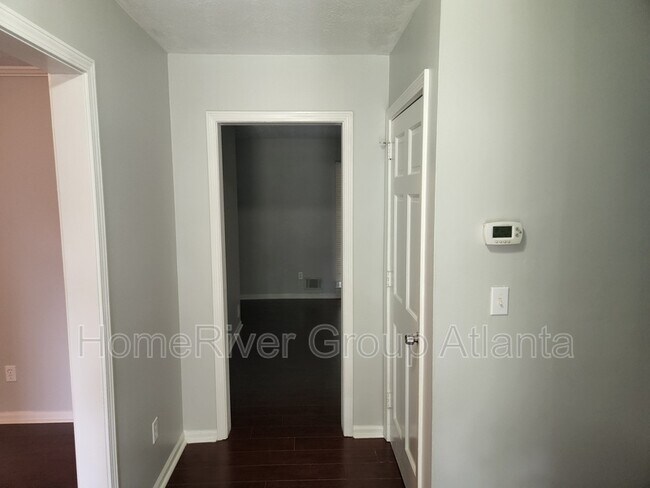 Foto del edificio - 3305 Wakefield Dr