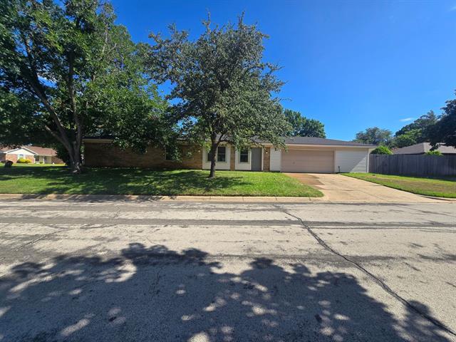 Foto del edificio - 1911 Green Meadow Ct