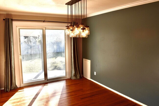 Foto del edificio - Updated 3 bedroom home in Norfolk