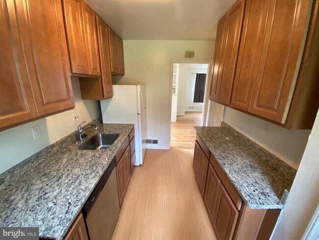 Foto del edificio - 3105 Homewood Pkwy