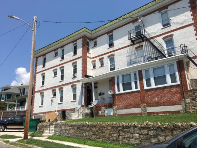 Building Photo - 3600 Eldorado Ave