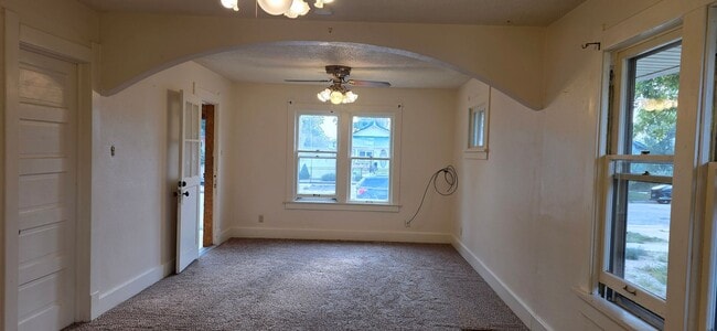 Foto del edificio - 2713 Maxwell Ave