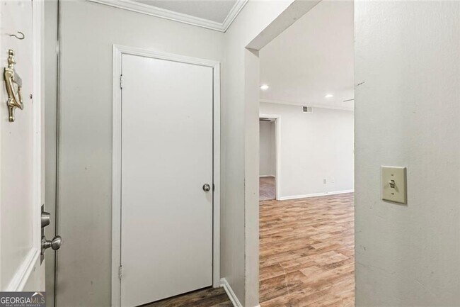 Foto del edificio - 6851 Roswell Rd