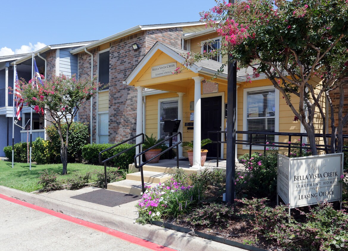 Bella Vista Creek Apartments 3402 S Buckner Blvd Dallas, TX