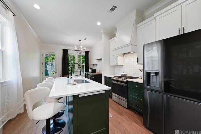 Foto del edificio - 422 St Thomas Ln