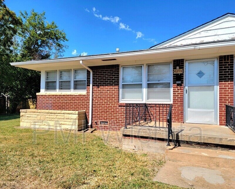 Primary Photo - 6218 E Lincoln St