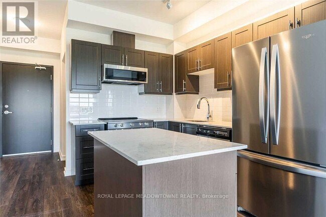 Building Photo - 430-430 Essa Rd