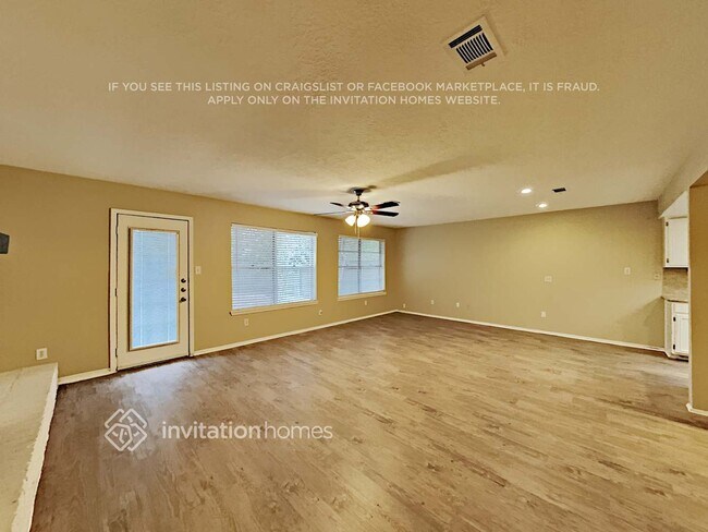 Building Photo - 16430 Forest Bend Ave