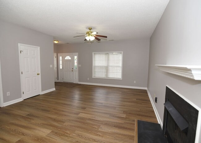 Foto del edificio - 3712 Cliffridge Dr