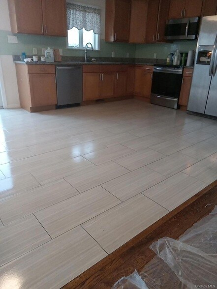 Foto del edificio - 62 Gibson Pl