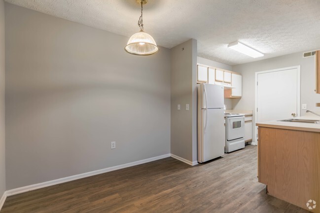 1 Bed/ 1 Bath - 735 Sq Ft. - Keny Boulevard Estates