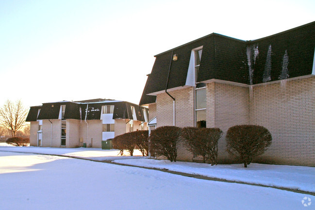 Building Photo - Cherry Hill Square