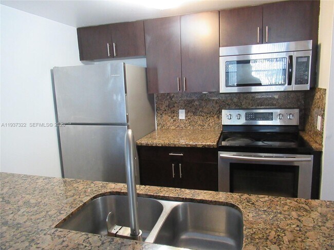 Foto del edificio - 8100 Geneva Ct