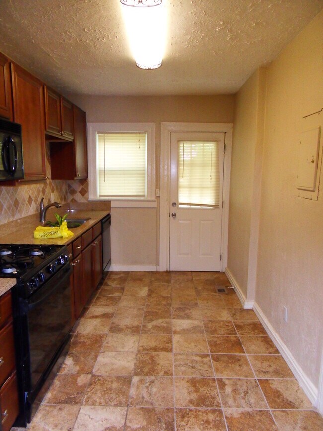 Foto del edificio - 583 Colonial Cir SE