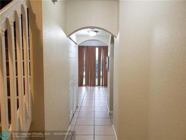 Building Photo - 2751 SW 120th Terrace