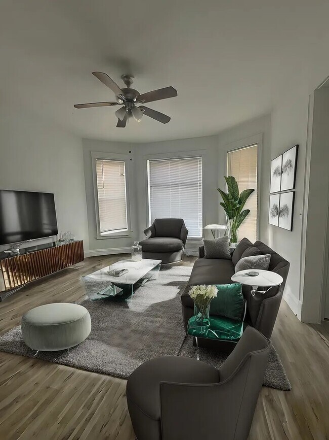 Foto del edificio - 3287 W Wrightwood Ave
