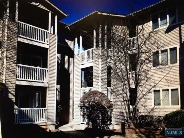 Primary Photo - 212 W Orchard St