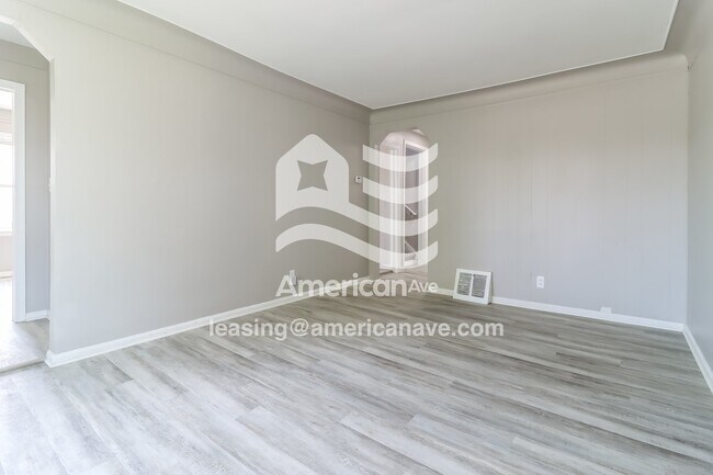 Foto del edificio - 21407 Syracuse Ave