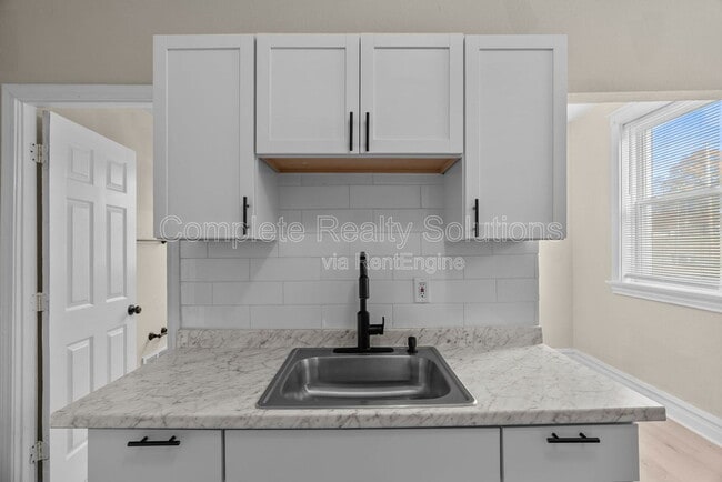 Foto del edificio - 4102 California Ave