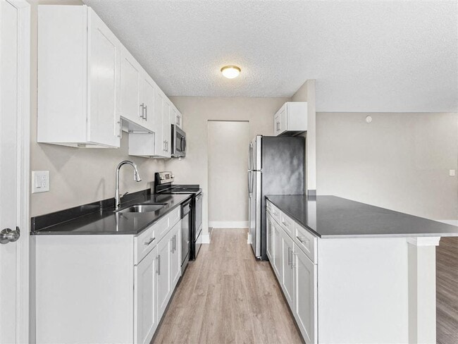 Building Photo - Greens on North Forest