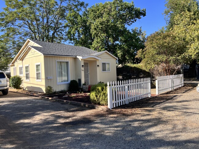 Front House Overview - 669 E 3rd Ave