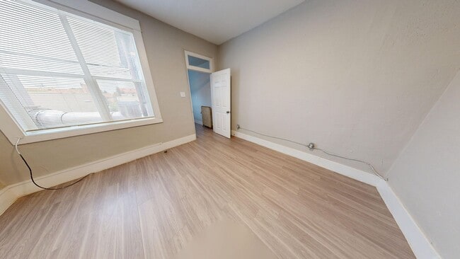 Building Photo - 1116 13th St