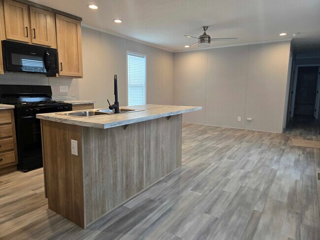 Building Photo - 52962 N Yorktown Ct