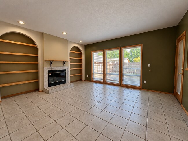Building Photo - 17027 SW Lynnly Way