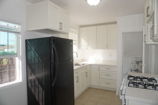 Building Photo - 2224 Virginia Ave