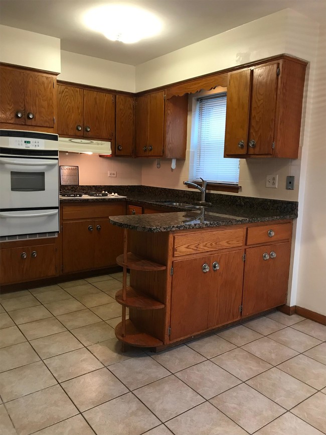 Foto del edificio - 4540 N River Rd