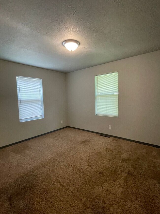Foto del edificio - 3 Bedroom 2 Bath House South Springfield