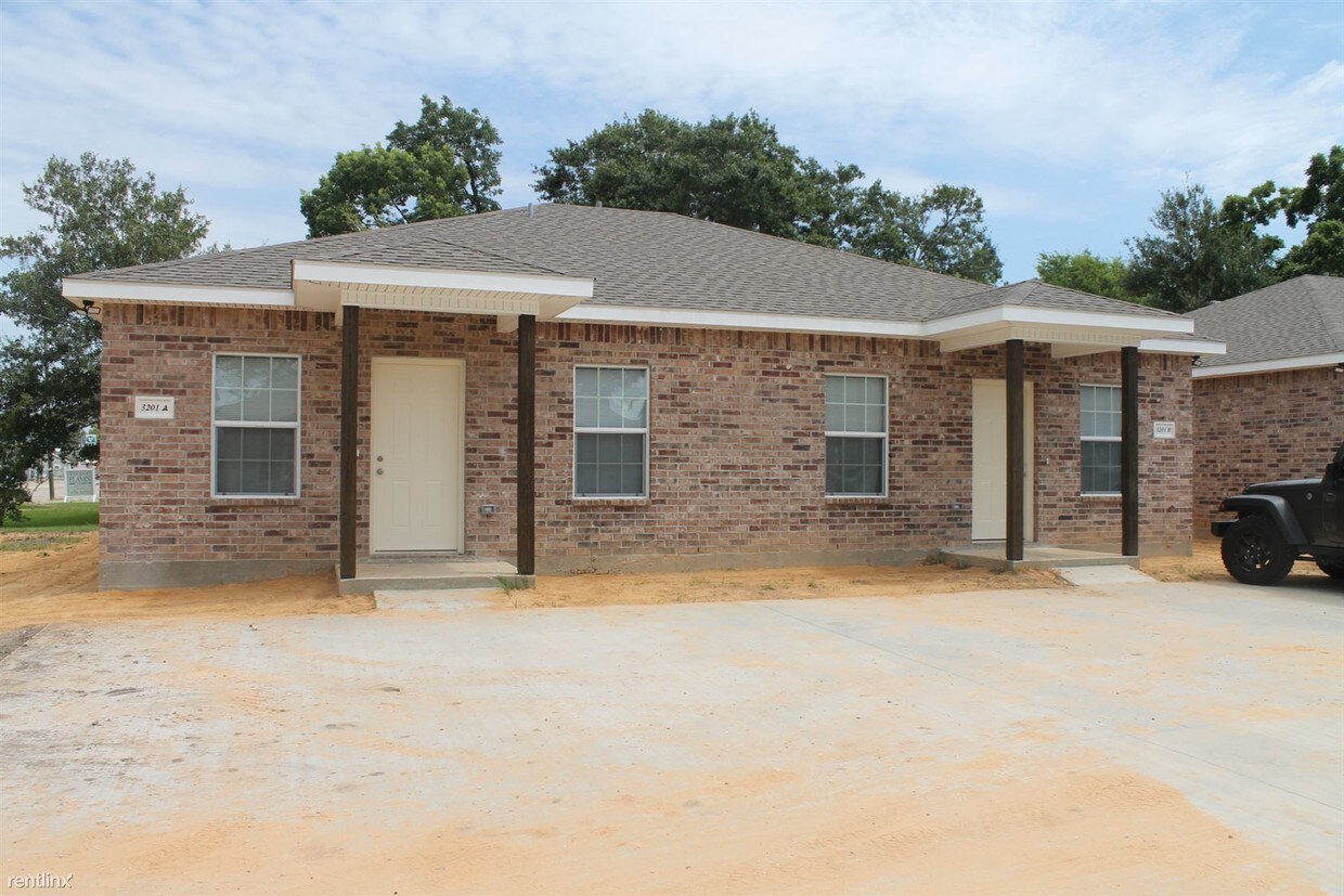 Primary Photo - 2 br, 1 bath Duplex - 3201 Kirkman St Apt. A
