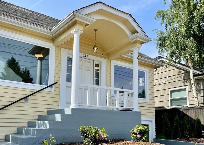 Building Photo - 857 NW 65th St