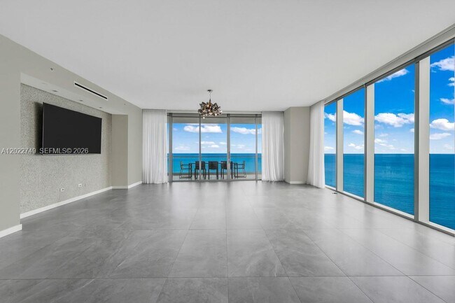 Building Photo - 18501 Collins Ave