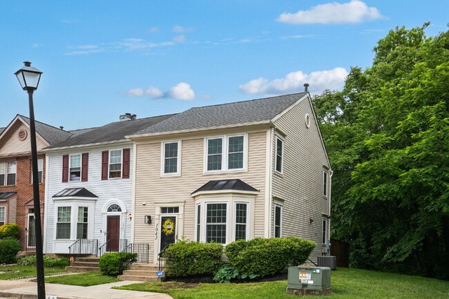 Building Photo - 1043 Downing Ct
