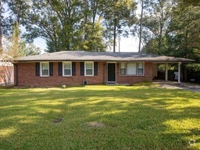 Building Photo - 2607 Springwood Dr
