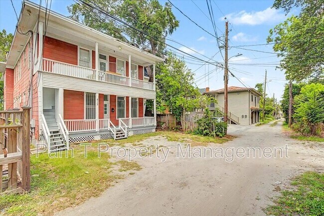 Foto del edificio - 512 E Waldburg Ln