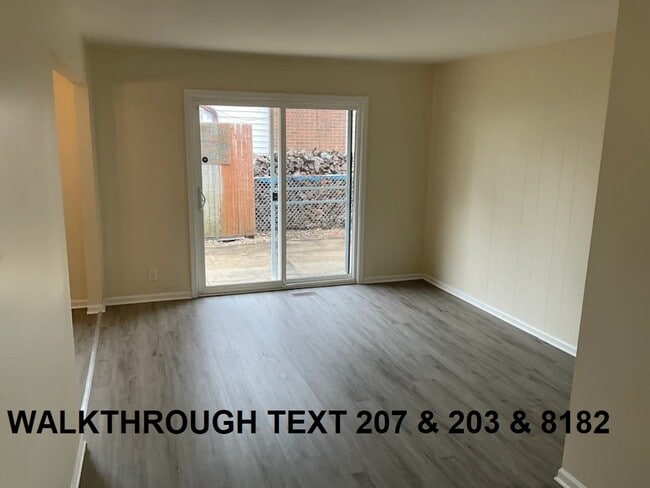 Building Photo - 128 Seabury Rd