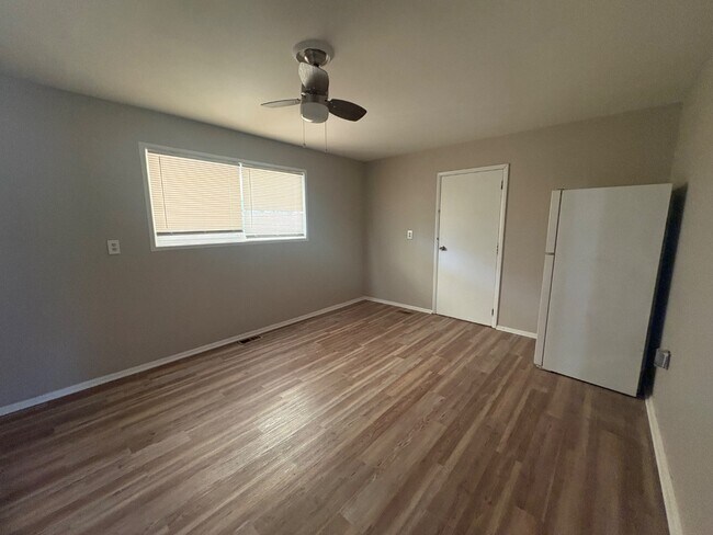 Building Photo - 3938 Downes Dr