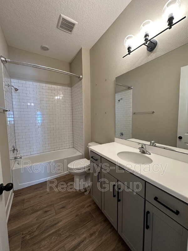 Foto del edificio - 813 Crosswater Lake Dr