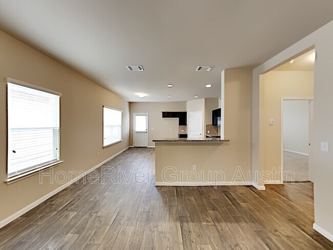 Building Photo - 15001 Jolynn St