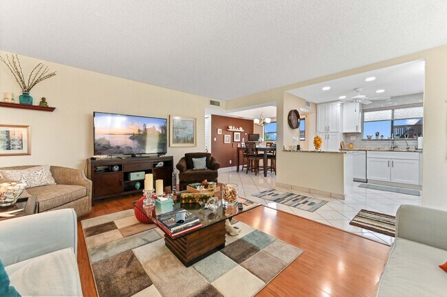 Building Photo - 15217 Lakes of Delray Blvd