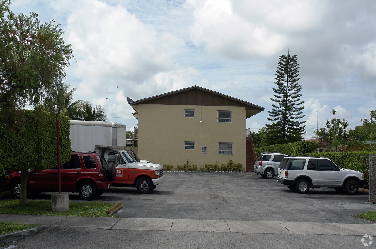 Foto del edificio - 10979 SW 3rd St