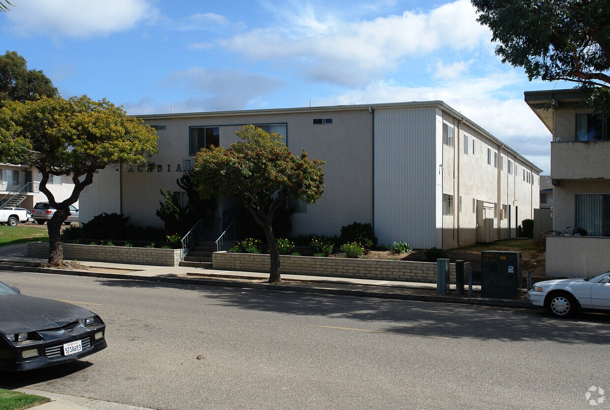 The Acadia Apartments Goleta Ca Apartments Com