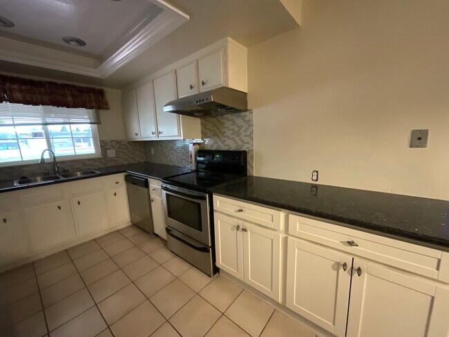 Foto del edificio - 2568 Parkside Dr