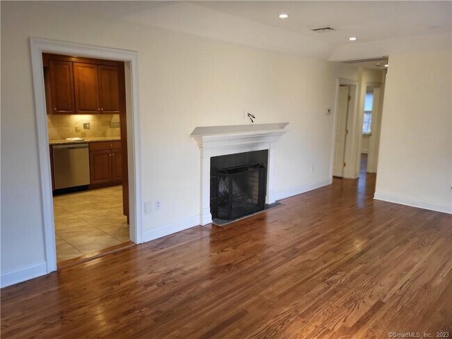 Foto del edificio - 25 Donnelly Dr