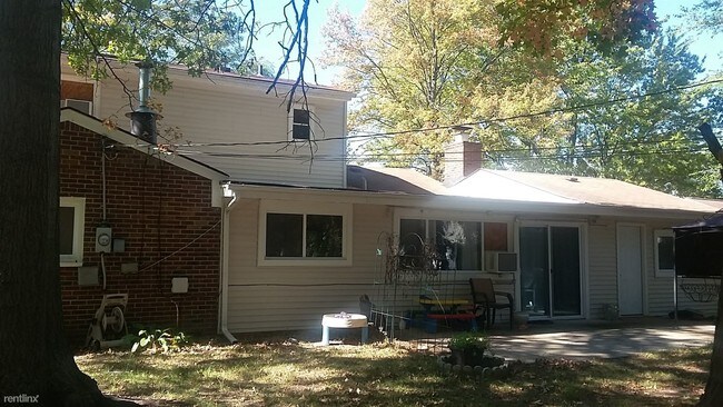 Building Photo - 9344 Hix Rd