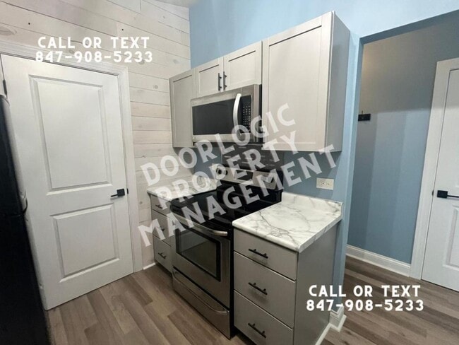 Building Photo - 1371 Cunat Ct