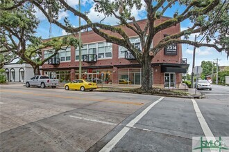 Building Photo - 2514 Abercorn Street